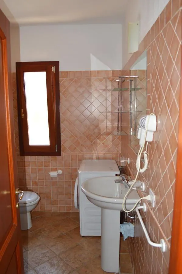 Lägenhet Appartamenti Lu Fraili San Teodoro